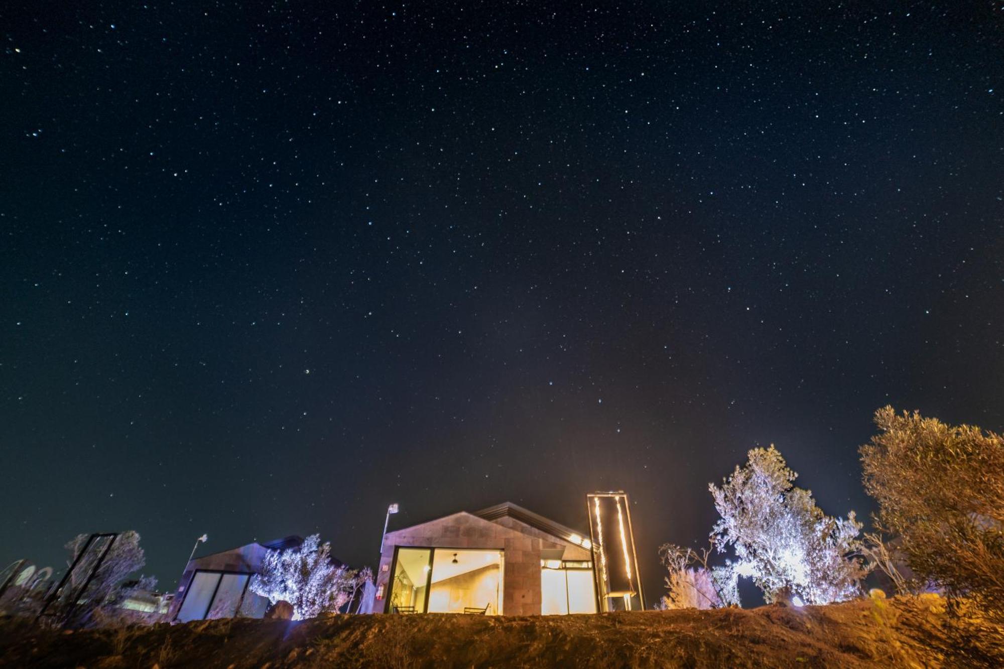 Bajo Estrellas Hotel Contemporaneo Valle de Guadalupe Kültér fotó